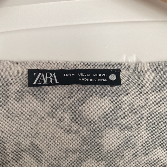 Zara Snakeskin Viscose Sweater Size Medium - Picture 2 of 4
